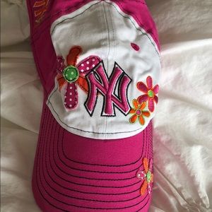 Girls NY yankee hat